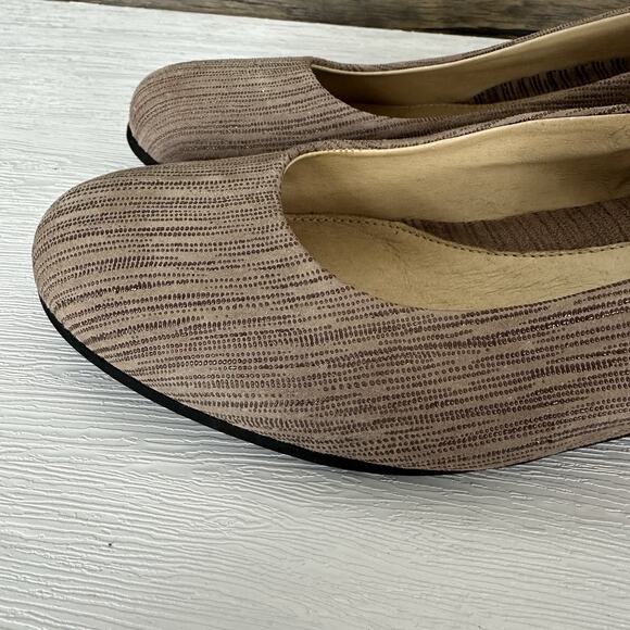 French Sole FS/NY Women Size 7.5 Metallic Taupe Pinstripe Gumdrop Wedge Italy - Picture 3 of 11